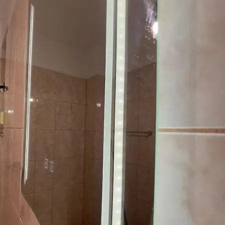 Spacious With Balcony Kashari