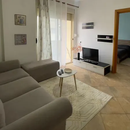 Spacious With Balcony * Kashari