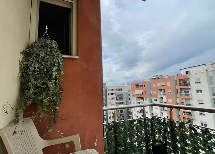 Spacious With Balcony Apartment *