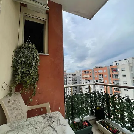 Spacious With Balcony Apartman *